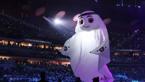 孔帕尼：乌尔比希失误无可厚非，表现实属优秀